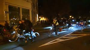 Oktober 2020 über die hochstraße nach haneu. Januar Critical Mass Zieht Bei Leichtem Regen Durch Halle Du Bist Halle