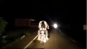 Terimakasih yang sudah mampir semoga. Hampir Bikin Kaget Dikira Hantu Ternyata Cuma Rambut Perempuan Dikuncir