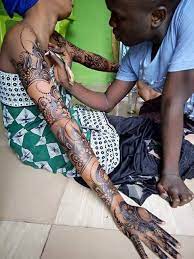 Mata tsirara sukayiwa kansu lokacin da suke fada. Yadda Karti Keyiwa Mata Amare Kunshi Tsirara Arewa News