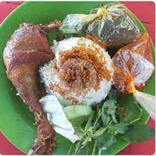 Sambal lalapan cocok dimakan dengan ikan goreng, ayam goreng, tempe goreng, dan berbagai lauk lainnya. Bikin Sambal Lalapan Cabang Purnama Warung Bebek Purnama Kuliner Nendang Di Surabaya Yang Tak Punya Cabang Udh Lama Tau Sambal Ini Tp Hr Ini Bru Nyoba Bikin Recook Resep Mba Vy