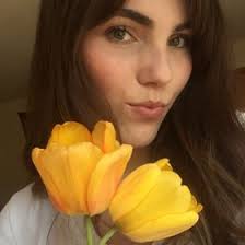 MacKenzie Singer (macknsnack)