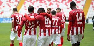 Sivasspor, gençlerbirliği karşısında aldığı galibiyetin ardından ligdeki puanını 13'e yükseltti. Hgc5w08ksh Bmm
