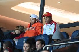 Foot Wtf Kylian Mbappe Avec Un Look Olive Et Tom Lors De Psg Toulouse France Football