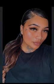 Lisa Wesche's Instagram, Twitter & Facebook