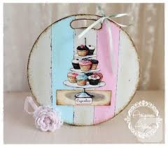 Ahşap kapıların oldukça moda olduğunu ve bu tarz kapıların boyama işlemlerini genellikle kullanıcıların yapmak istediğini biliyoruz. Mum Eskitme Ve Ahsap Boyama Pano Nasil Yapilir 10marifet Org Da