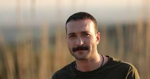 Oyuncu ve siyahdemir'in, kalabalık bir düğün istedikleri konuşuluyor. Xkcwzzwv9pmdgm