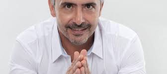 Entrevista a Julio César Turbay habla de sus propuestas al Senado