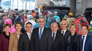 Sommaruga inszeniert den #bundesrat als konzertensemble. Mit Diesen Alternativen Lacht Das Internet Uber Das Neue Bundesratsfoto Pilatustoday
