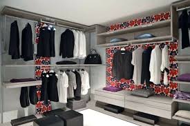 Now whenever we remodel a room, we the closet took a decent amount of time to finish so i didn't want it to look like a construction zone while hanging out in it. 30 Awesome Small Walk In Closet Design Ideas And Inspiration For Modern Home Decor