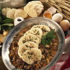Bohmische Knodel Mit Wildragout Rezept Lecker Bohmische Knodel Rezept Bohmische Knodel Rezepte
