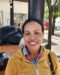 Reunion with a nail artist