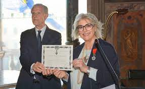 Discover alda fendi's newest arts foundation, housed in the 16th century palazzo rhinoceros, and learn why she gives back to the city of rome. Alda Fendi Awarded The Legion D Honneur Il Magazine Di Michele Franzese Moda