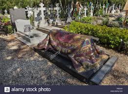 Download This Stock Image Grave Of Russian Ballet Dancer Rudolf Nureyev At The Russian Cemetery In Sainte Genevieve Des Rudolf Nureyev Nureyev Ballet Dancers