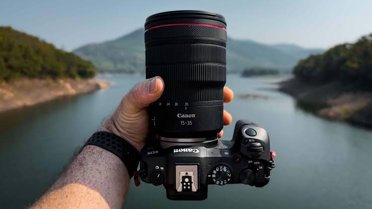 Canon EOS R8