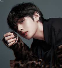 Makeup And Age Bts V Black Hair Jimin Black Hair Taehyung