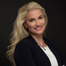 Casey Kern's Instagram, Twitter & Facebook