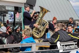 Blechblosn Festivalphoto Neben der hervorragenden musikalischen unterhaltung. blechblosn festivalphoto
