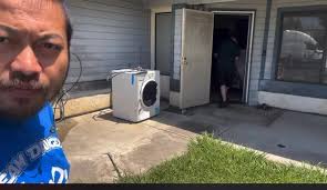 Beautiful home for sale in Stockton Ca. Just installed new washer and  dryer. The old one maus pachea lawm. Nws pia lawm. Burrppppppboooootoyyyyy 