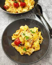 Hahnchen Frischkase Sosse Mit Bandnudeln Lydiasfoodblog Rezept Bandnudeln Einfache Gerichte Huhnchenrezepte