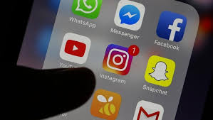 Yapılan açıklamalarda da genellikle bu sorunun dünya genelinde yaşandığını ve internet ulaşım ağlarında oluşan yoğunluktan kaynaklandığı söyleniyor. Whatsapp Instagram Ve Facebook Ne Zaman Duzelir Instagram Ve Whatsapp Coktu Mu Whatsapp Instagra