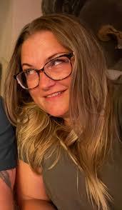 Miranda Holman's Instagram, Twitter & Facebook