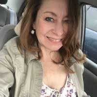 Shelly Riddle's Instagram, Twitter & Facebook