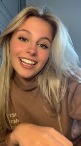 Cara Williamson's Instagram, Twitter & Facebook