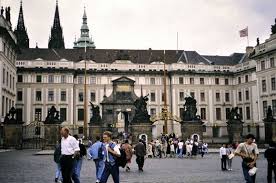 Prag Die Wunderschone Tschechische Stadt An Der Moldau Burg Prag Reiseziele