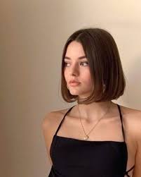 Les porter lisses ou ondulées, et agrémenter leur coupe d'une large #eanf#. Ces Coupes Tendance Et Faciles A Entretenir Pour Celles Qui Ne Vont Pas Souvent Chez Le Coiffeur Biba Magazine