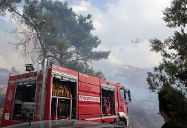 Aug 28, 2019 · φωτιά ξέσπασε το πρωί της τετάρτης (λίγο μετά τις 11.30 π.μ.) στον βύρωνα, σε περιοχή κοντά σε σπίτια, πάνω από το θέατρο βράχων. Fwtia Ston Byrwna Ypo Meriko Elegxo Kykloforiakes Ry8miseis Grtimes Gr