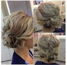 Short hairs with white color can be very refreshing if you are feeling bored of your natural looking hairs. Hairiz Com Short Hair Updo Short Hairdos Short Hair Styles