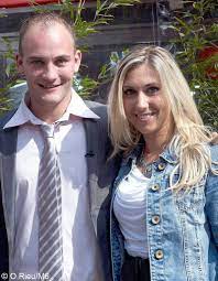 Ce soir, m6 nous présente le destin des candidats de la saison 2012 de l'amour est dans le pré. L Amour Est Dans Le Pre Une Des Pretendantes Est Actrice Elle