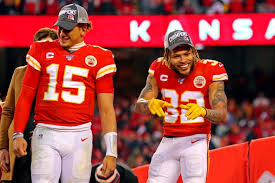 How Tyrann Mathieu Went From Honey Badger To Landlord Of Chiefs Kingdom In Just One Season In 2020 Honey Badger Top League Tennessee Nfl