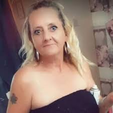 Popular 'powerhouse' barmaid died after ringing her daughter in the middle  of the night struggling to breathe