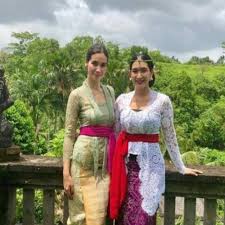 10 Inspirasi Gaya Artis Pakai Kebaya Bali Mana Yang Kamu Suka Prempuan Bali