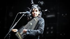Monsterparty schrei nach liebe hurra blumen wie es geht komm zurück mysteryland nie wieder krieg, nie mehr las vegas! Kantige Britin Pj Harvey Playback Nachtmix Bayern 2 Radio Br De