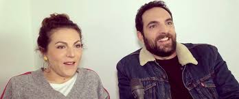 Le compte officiel de la série scènes de ménages, diffusée tous les jours à 20.25 sur m6. Scenes De Menages Le Premier Baiser D Emma Et Fabien Qui A Failli Ne Jamais Etre Echange