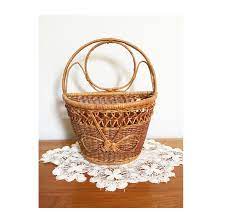 Vintage Half Moon Wall Hanging Basket Woven Pocket Basket Planter Small Wicker Flower Basket Plant Holder Boho Flower Holder Hanging Basket Garden Flower Wall