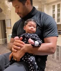 Metcalf with 15 seconds left on the clock. Ciara And Russell Wilson S Newborn Son Is Russell S Twin