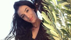 Demain nous appartient: qui sont les parents de Laura ?