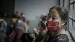 A creative approach to community engagement in Guatemala has community  members making videos about their lives, concerns and challenges after a  series of storms and floods.