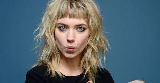 Did Poots And Eisenberg S New Sci Fi Thriller Just Spoil Its Ending With Its Title Short Hair Styles Cute Hairstyles For Short Hair Flat Iron Hair Styles