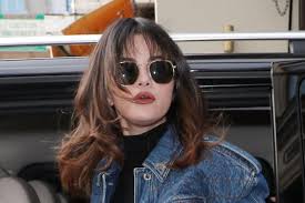 Kali ini 99.co indonesia akan menghadirkan 12 gaya rambut pria terbaik tahun ini. Gaya Baru Selena Gomez Bikin Kamu Ingin Potong Rambut
