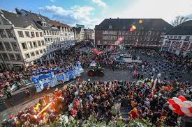Damit ist der frühestmögliche termin für den rosenmontag der 2. Rosenmontagszug Startet Erst Um 13 30 Uhr Landeshauptstadt Dusseldorf