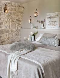 Adesivi murali frase camera da letto decorazioni da parete wall. Decorare Una Parete Con Le Pietre In Camera Da Letto 20 Idee Per Ispirarvi