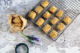 Scopri su cucchiaio d'argento le ricette biscotti da preparare direttamente a casa tua: Reginelle Siciliane Biscotti Secchi Con I Semi Di Sesamo