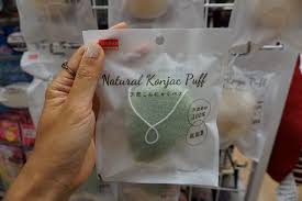 Perfect for all skin types including sensitive my konjac sponges are made exclusively with the konjac fiber, a pure vegetable fiber taken from the root of the amorphophallus konjac plant. 10 Best Beauty Products At Daiso Japan Travel Guide Jw Web Magazine Drugstore Cosmetics Daiso Daiso Japan Products