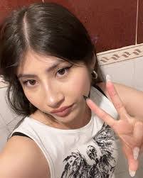 Lizbeth Rosales's Instagram, Twitter & Facebook