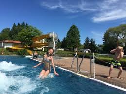 Schwimmen Hohnstein Burgstadt Am Fels Sachsische Schweiz Elbsandsteingebirge