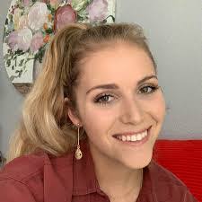 Tina Fender's Instagram, Twitter & Facebook